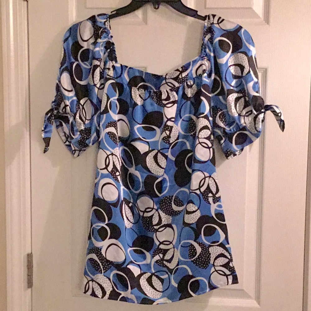 ALLISON TAYLOR” Beautiful blue/white/blk🦋